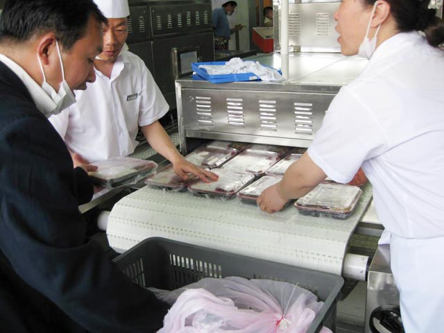 微波盒饭加热设备在2010年北京奥运会运行现场